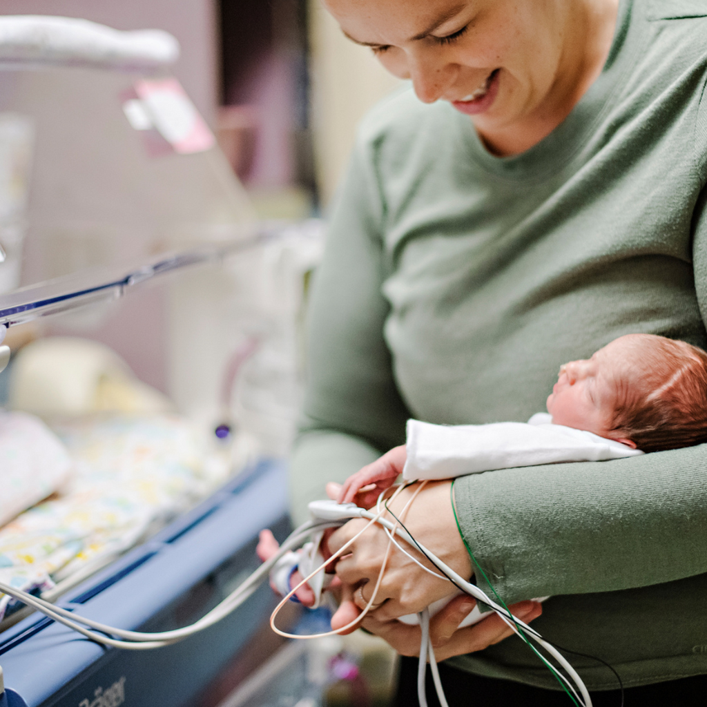 Newborn sales hospital bed